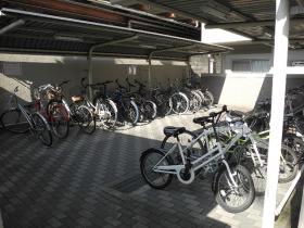 自転車駐輪場